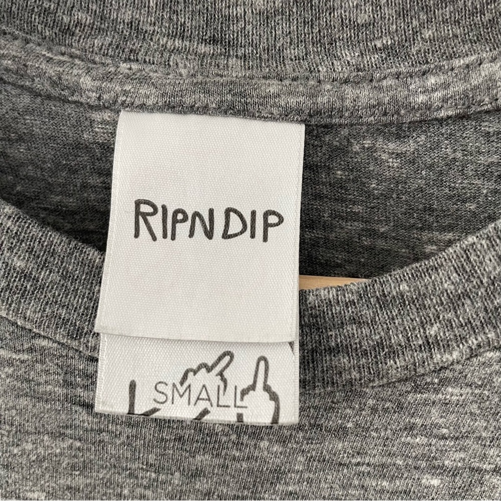 RIP N DIP Cat Upside Down Pocket Tee Crew Neck Short Sleeve Gray unisex - Picture 5 of 7